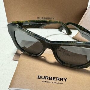 Burberry Green Tortoiseshell Cat-Eye Sunglasses